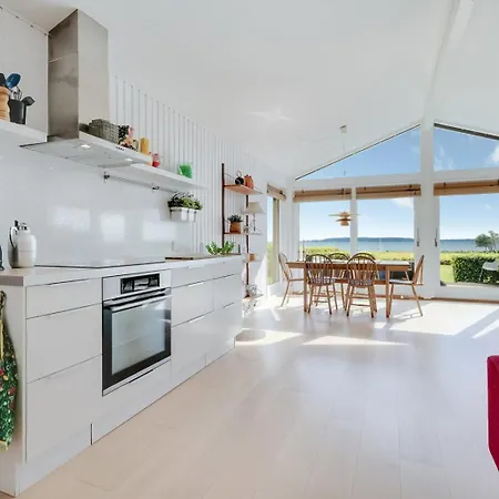 Feriehus Stunning Sea Views Wood-fired Hot Tub Nature